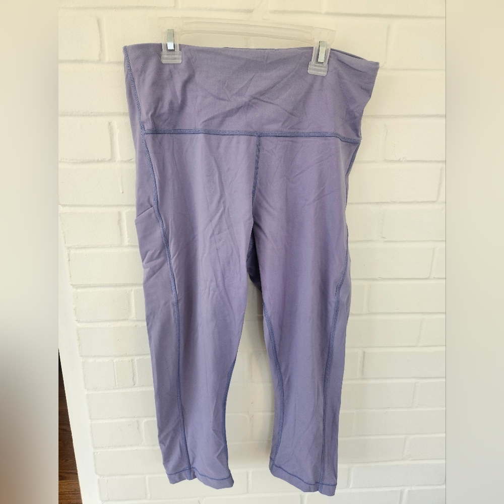 Athleta Ultimate Stash Pocket Capri Lavender High-Waisted Leggings